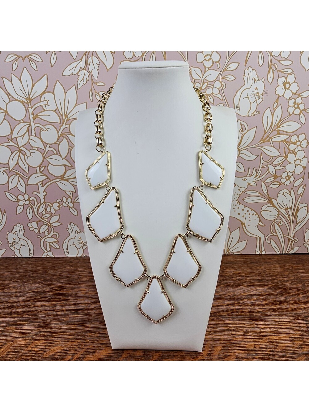 Kendra Scott Harlow Statement Necklace Gold Iridescent White Opalite Glass